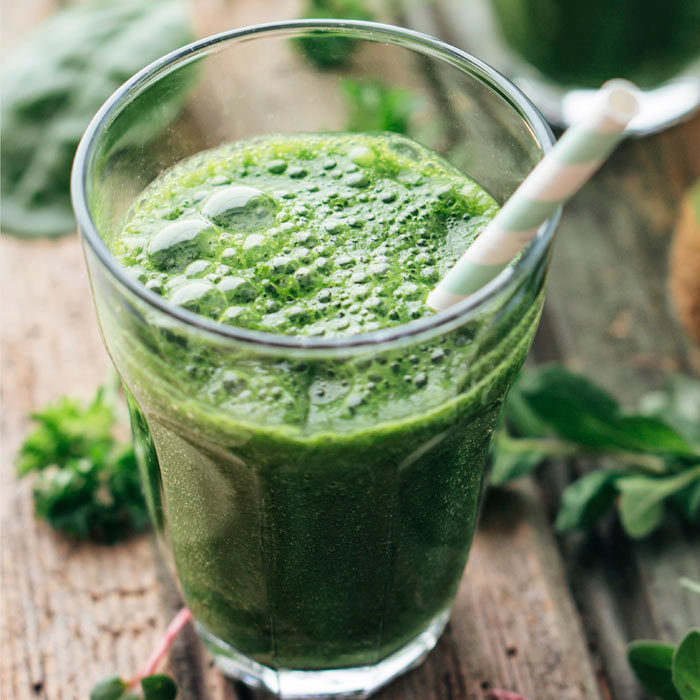 Reduzieren Sie Bauchfett mit einem Pflanzen-Protein-Smoothie