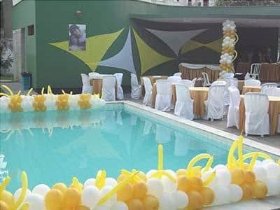 how to decorate for a party with balls