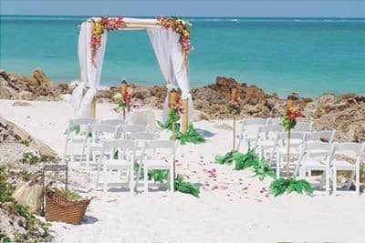 the tips of the weddings that take place on the beach
