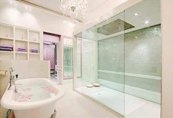 Pictures of bathrooms decorated