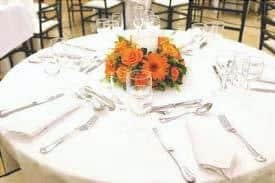 tips and photos to inspire those who want to plan the decorations for the tables wedding