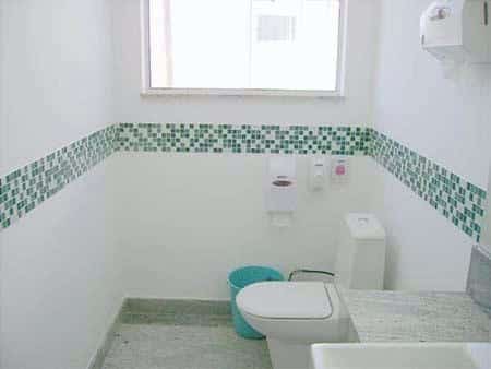 pictures of how to decorate a restroom