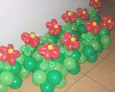 decorating with balloons