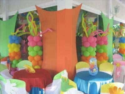 Models are decorated with the balls