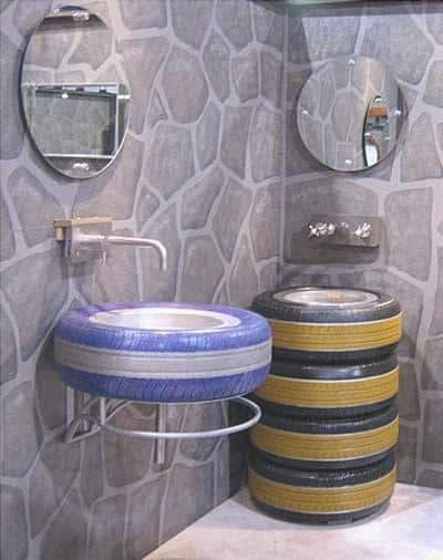 the decor of the bar